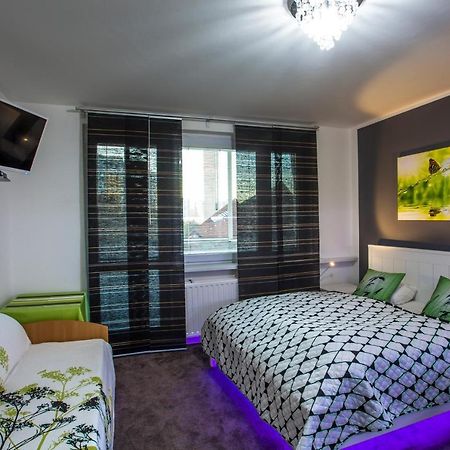 ברטיסלאבה Studio Apartment Petrzalka Air-Conditioned 24H Check-In מראה חיצוני תמונה
