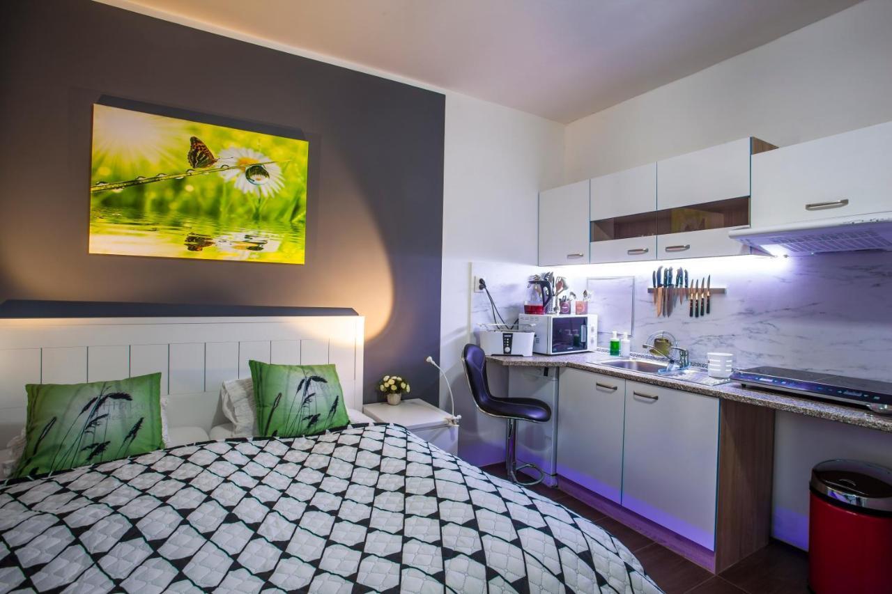 ברטיסלאבה Studio Apartment Petrzalka Air-Conditioned 24H Check-In מראה חיצוני תמונה